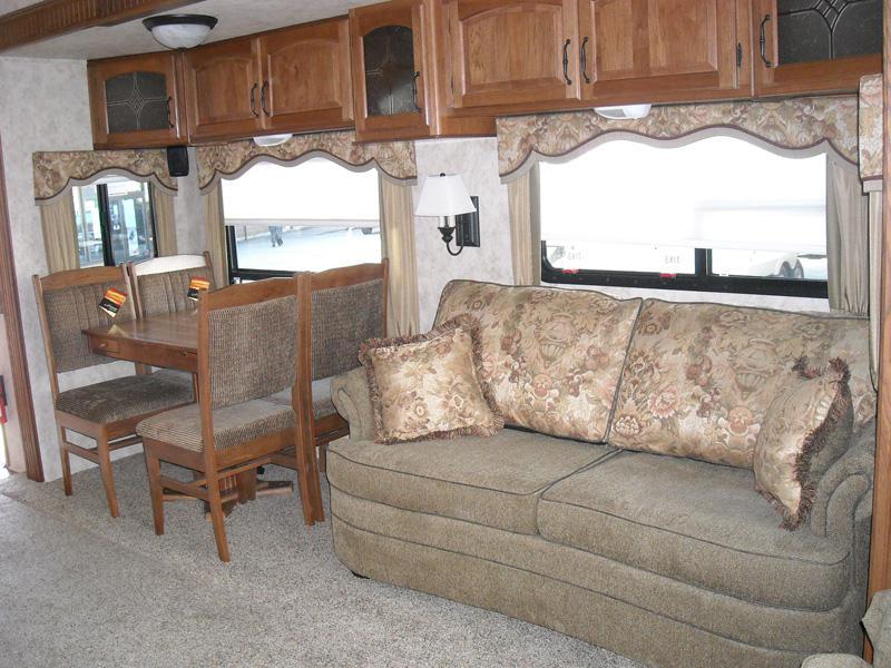 2010 Montana 3455SA (3) - resized.jpg