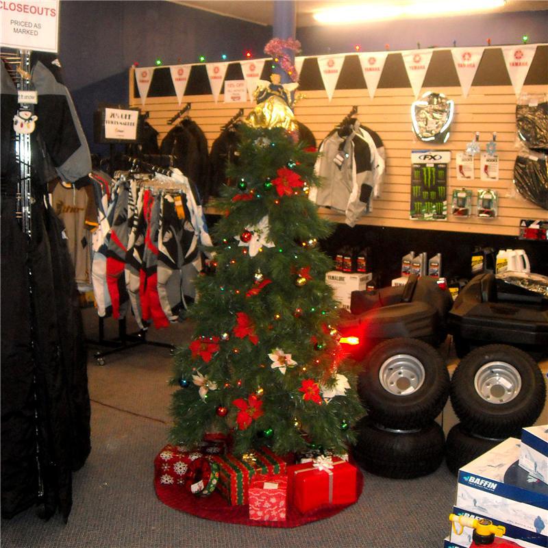 Outlet Store - Merry Christmas.jpg