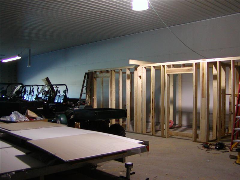 BUILDING 11-03-2009 007.jpg