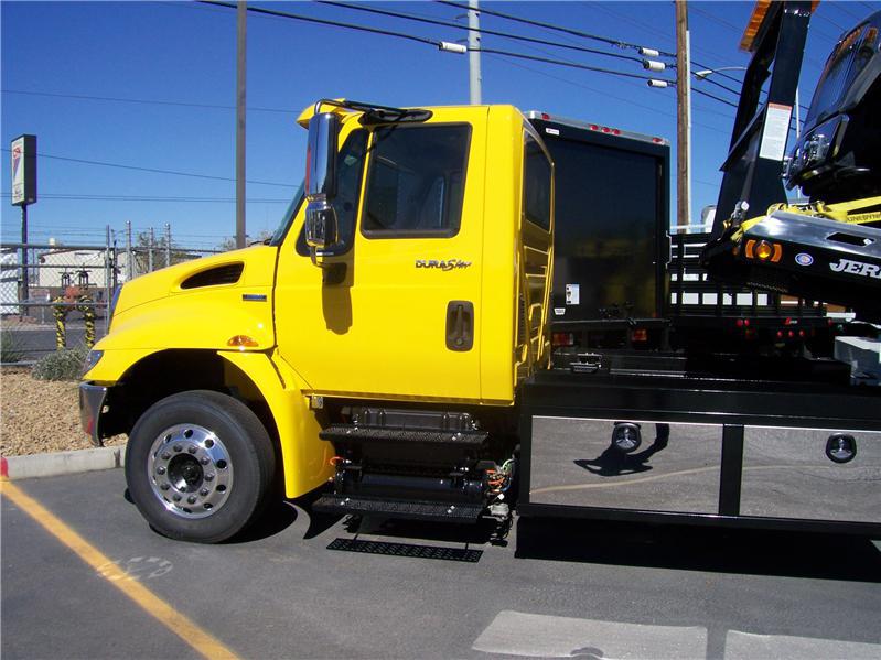 tow truck alone.jpg