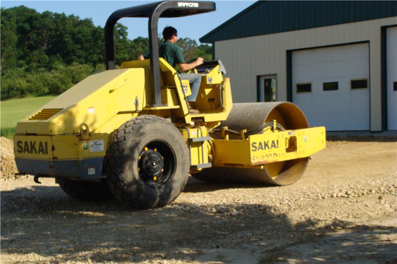 Excavating Photos for HEI website 2008 001.jpg