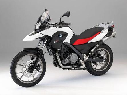2011_g650gs_frontqtr1.jpg