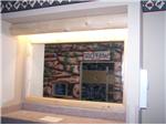 Log light valence/mirror surround